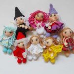 Mini muñecas a crochet. Un baúl de princesas