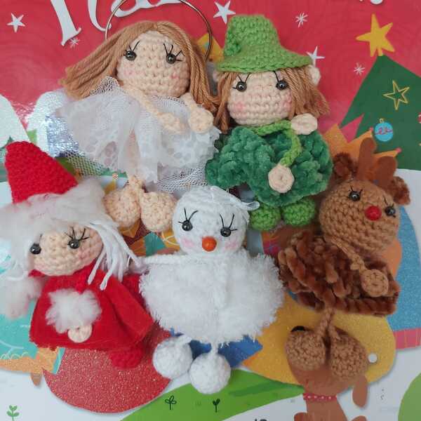 Muñecas de Navidad para el árbol. Un baúl de princesas