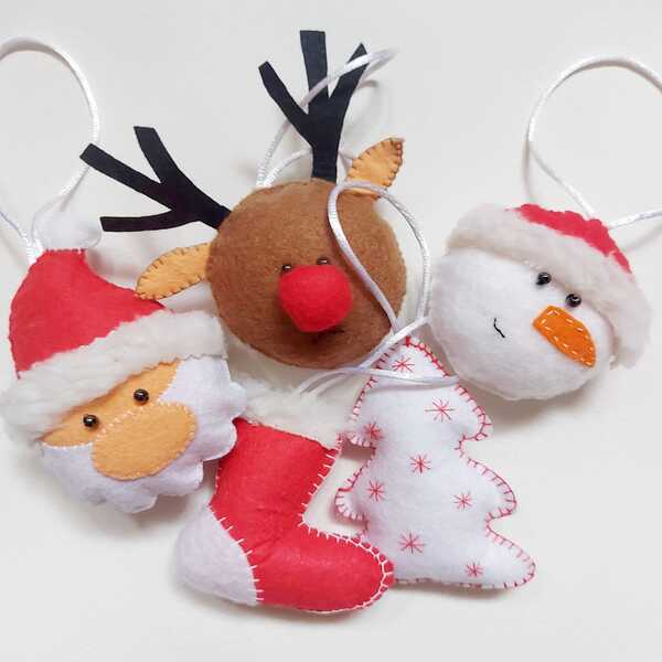 Bolas de navidad. Un baúl de princesas. Madrid