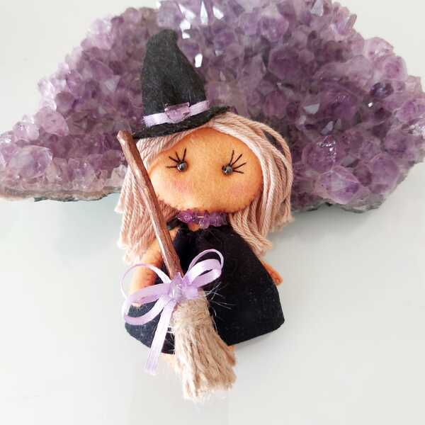 Broche bruja protección. Un baúl de princesas. Madrid