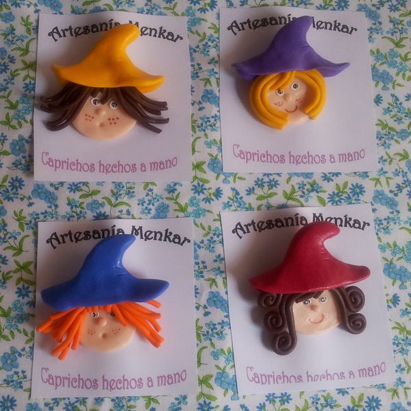 Primeros broches de bruja. Un baúl de princesas. Madrid