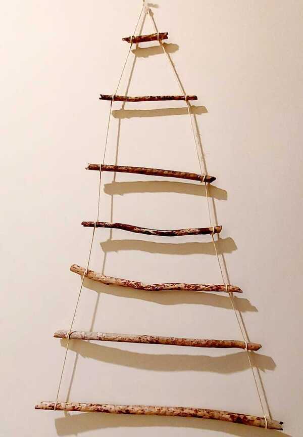 Cómo hacer un árbol de Navidad con ramas. Un baúl de princesas. Madrid